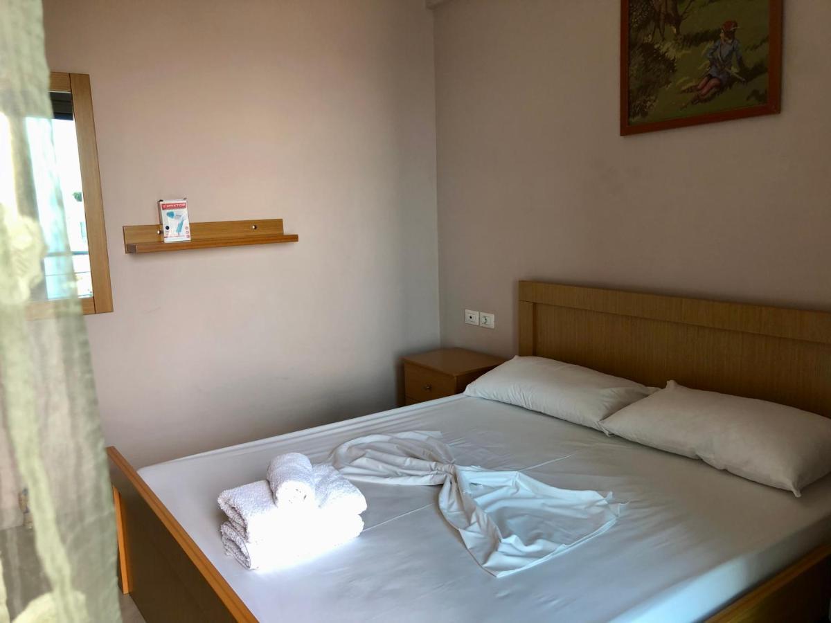 Lorenso Guest House Sarandë Esterno foto