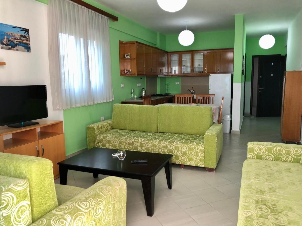 Lorenso Guest House Sarandë Esterno foto