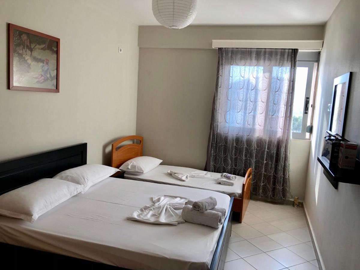 Lorenso Guest House Sarandë Esterno foto