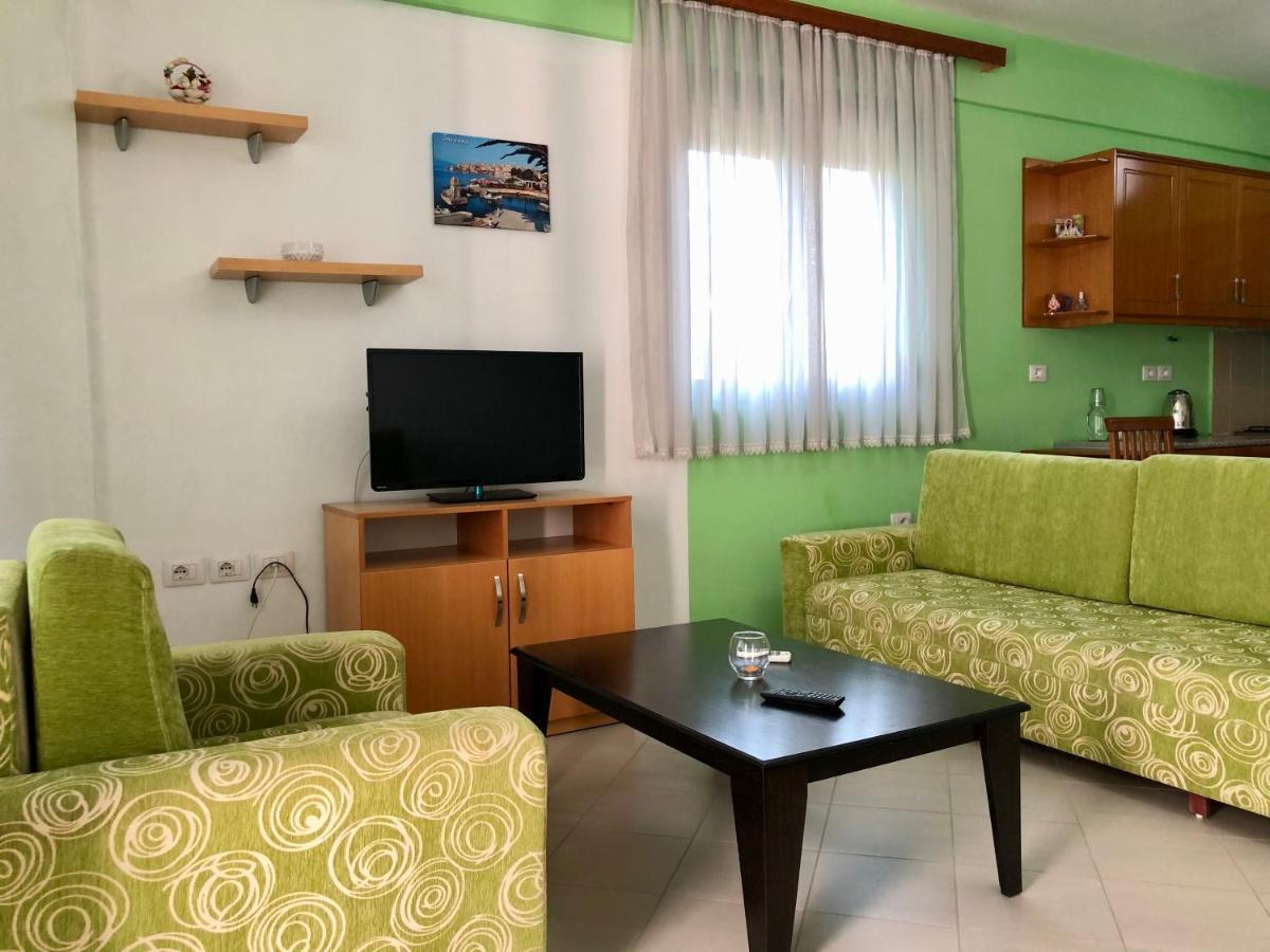Lorenso Guest House Sarandë Esterno foto