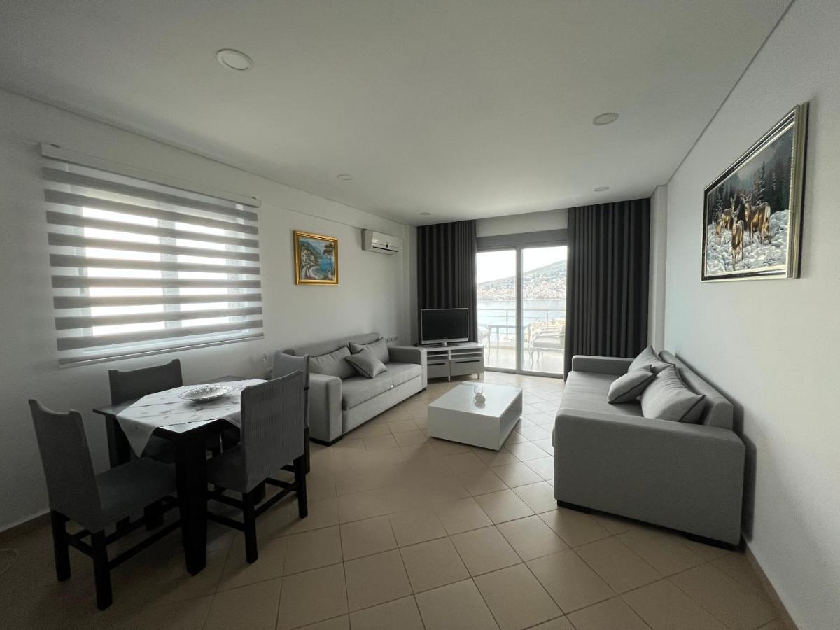 Lorenso Guest House Sarandë Esterno foto