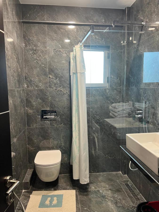 Lorenso Guest House Sarandë Esterno foto