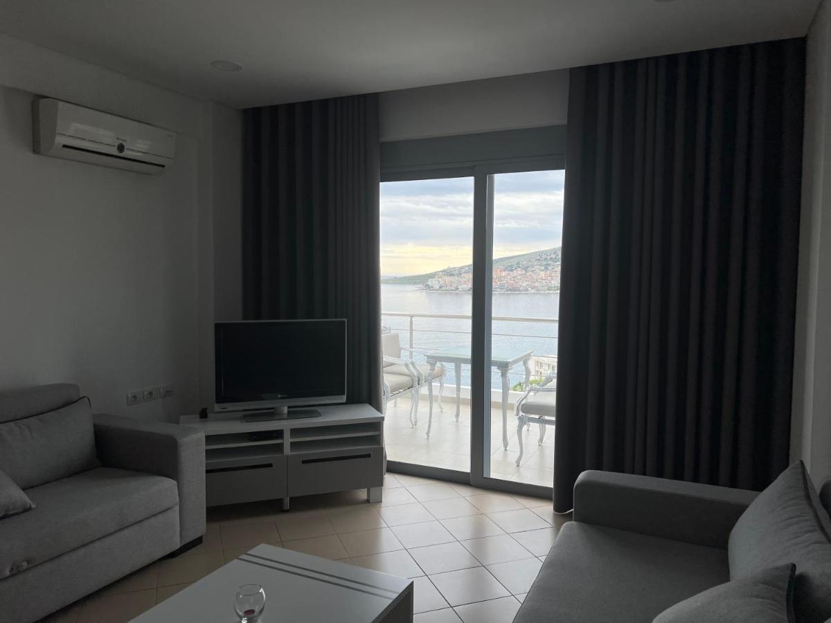 Lorenso Guest House Sarandë Esterno foto