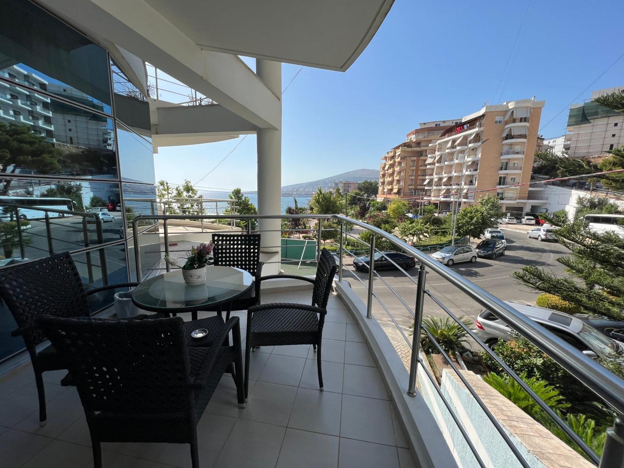 Lorenso Guest House Sarandë Esterno foto